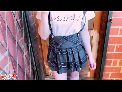 ❤️ ʻO ke kaikamahine kula e ʻū hohonu i kāna dick a hoʻopaʻa ʻia ma mua o nā papa. ️ Super porn ia makou ❌